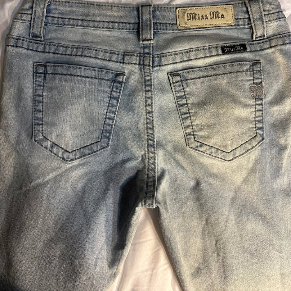 Miss Me Jeans Size 27 Inseam 23 inches Boyfriend Capri Weathered